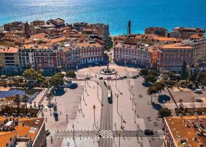 View On Principal Massena Place, 2 Min Walk Nice
