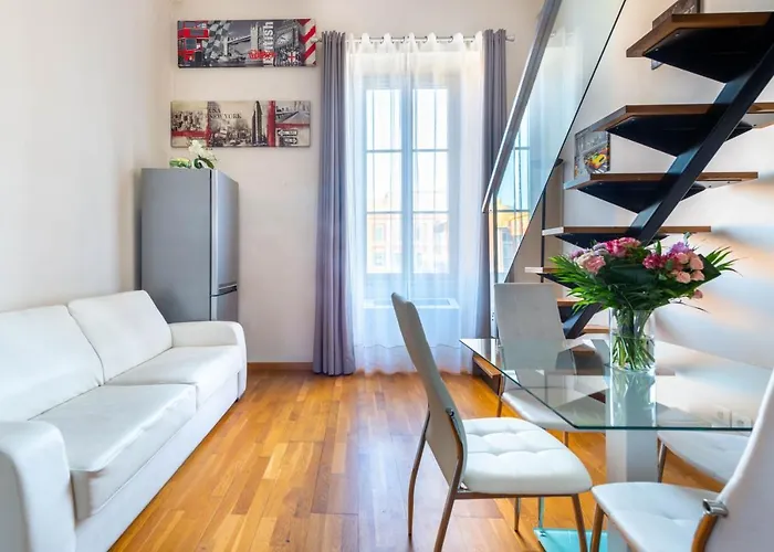 View On Principal Massena Place, 2 Min Walk Appartement Nice