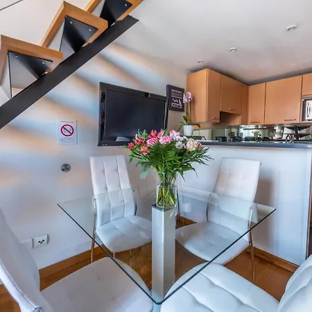 View On Principal Massena Place, 2 Min Walk